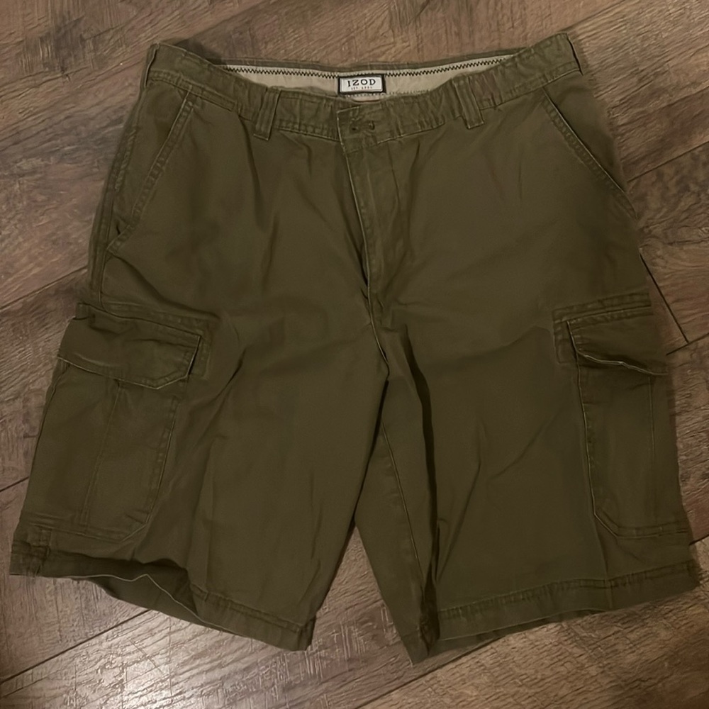 Men’s “Like New” IZOD Cargo Shorts 34